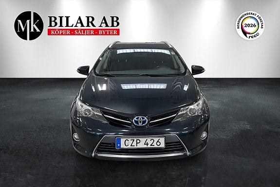 Toyota Auris 2 of 14