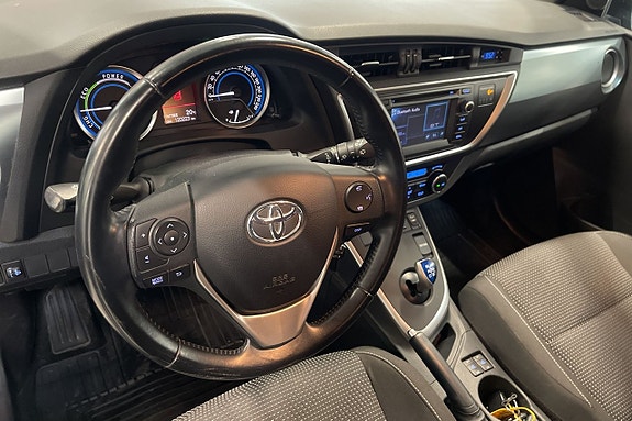 Toyota Auris 10 of 14