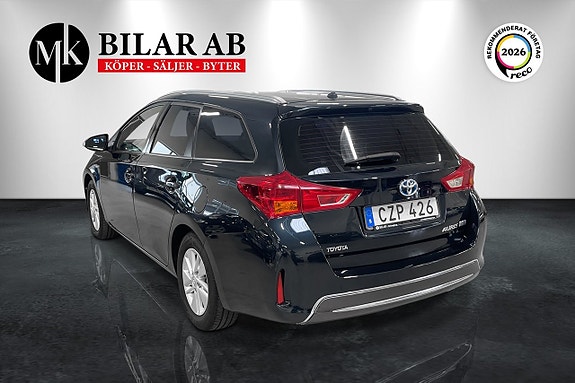 Toyota Auris 7 of 14