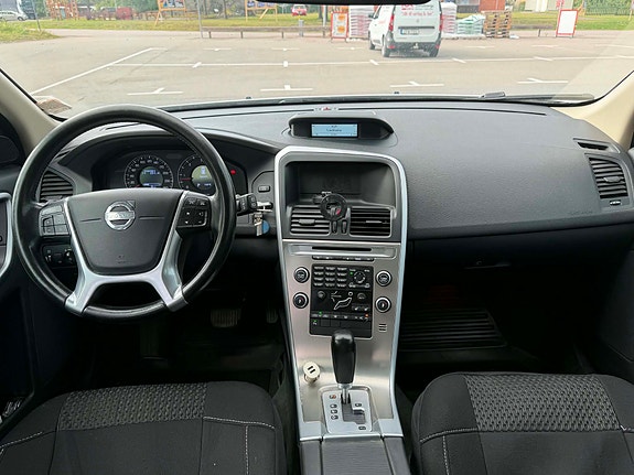 Volvo XC60 7 of 11