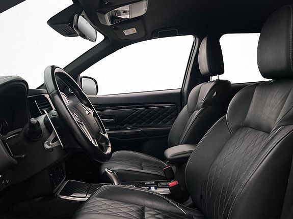 Mitsubishi Outlander 12 of 30