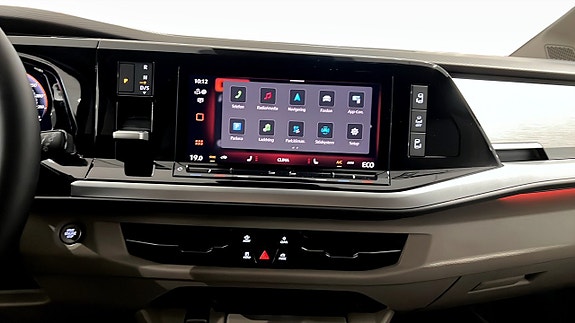 Volkswagen Multivan 9 of 23