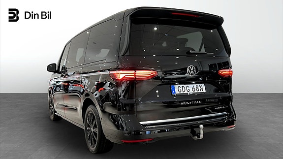 Volkswagen Multivan 3 of 23