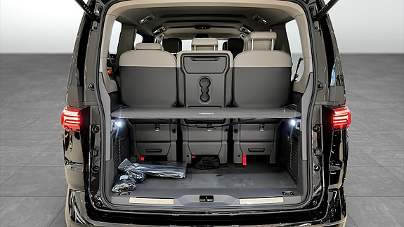 Volkswagen Multivan 12 of 23