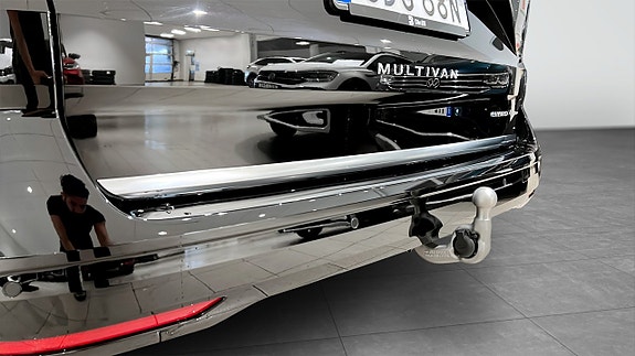 Volkswagen Multivan 13 of 23
