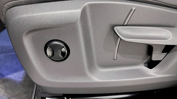 Volkswagen Multivan 15 of 23