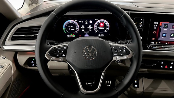 Volkswagen Multivan 19 of 23