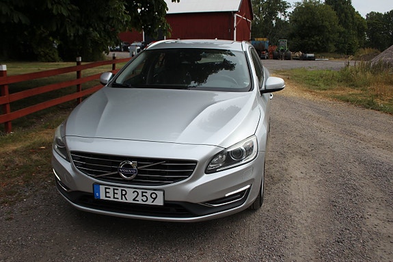 Volvo V60 3 of 7