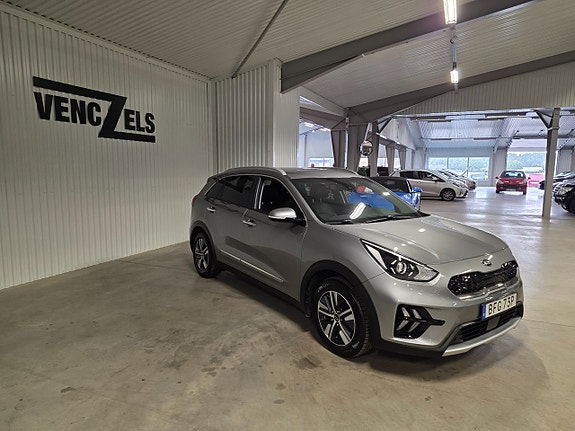 Kia Niro 2 of 12