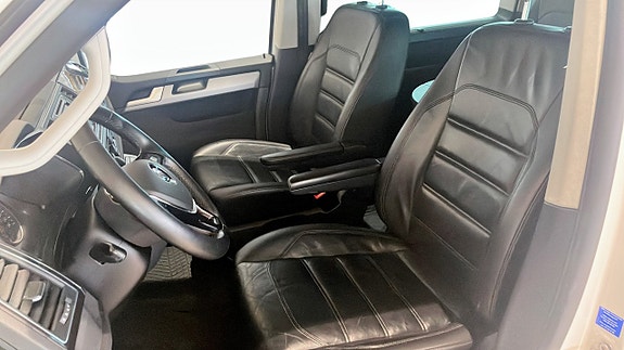 Volkswagen Multivan 8 of 20