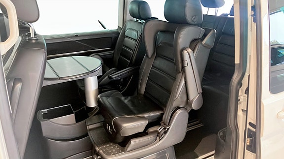 Volkswagen Multivan 14 of 20