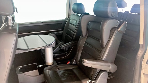 Volkswagen Multivan 12 of 20