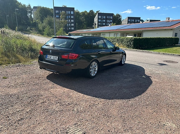 BMW 523i 6 of 16