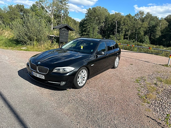 BMW 523i 4 of 16