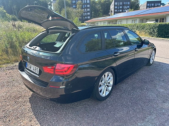 BMW 523i 7 of 16