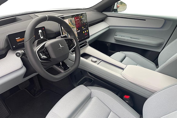 Polestar 4 13 of 21