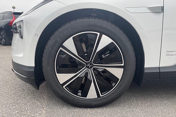 Polestar 4 16 of 21