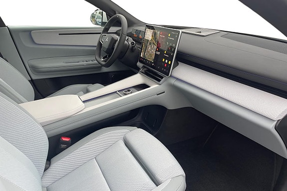 Polestar 4 6 of 21