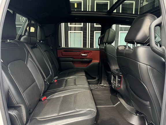 Dodge RAM 1500 18 of 21