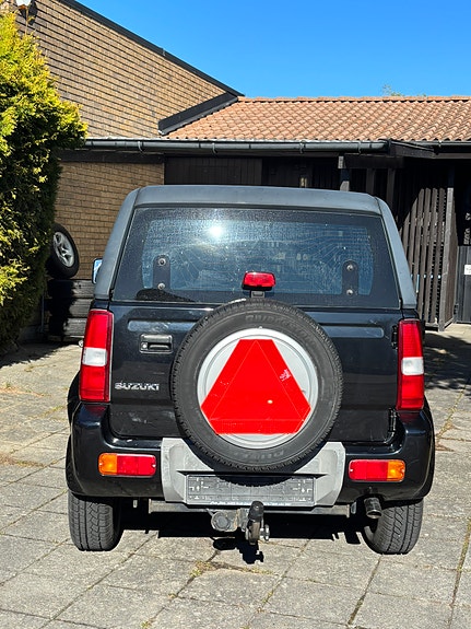 Suzuki Jimny 3 of 6