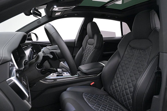 Audi Q8 11 of 27