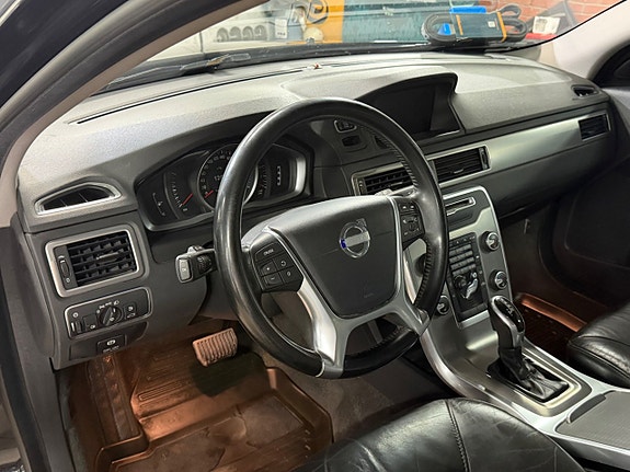 Volvo V70 16 of 18