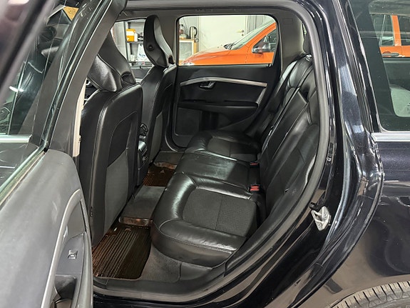 Volvo V70 11 of 18