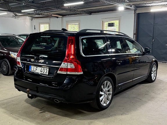 Volvo V70 7 of 18