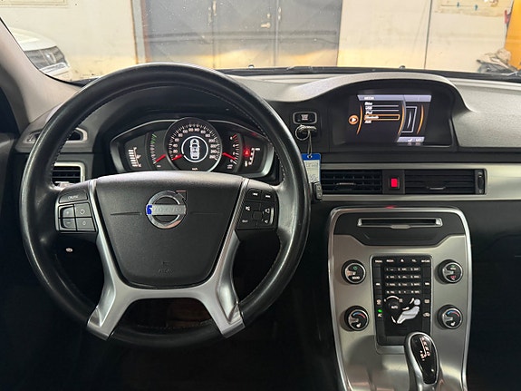Volvo V70 14 of 18