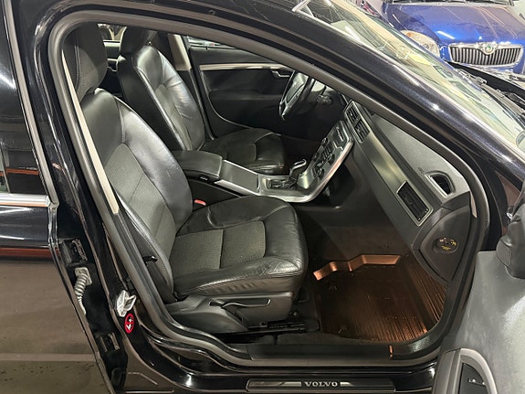 Volvo V70 9 of 18