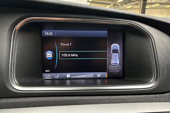 Volvo V40 Cross Country 17 of 24