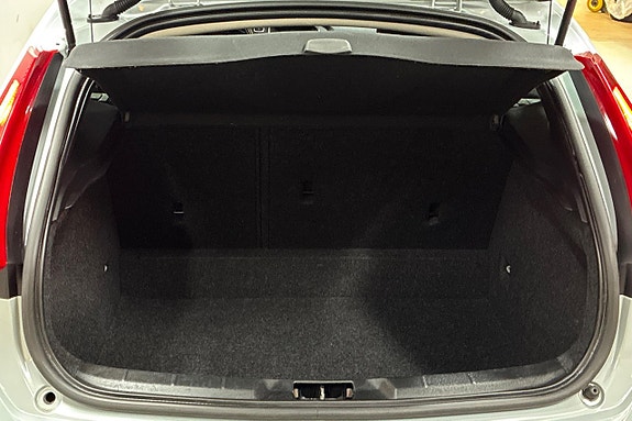 Volvo V40 Cross Country 9 of 24