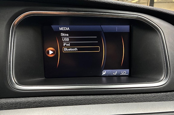Volvo V40 Cross Country 18 of 24