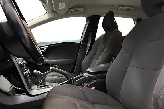 Volvo V40 Cross Country 12 of 24
