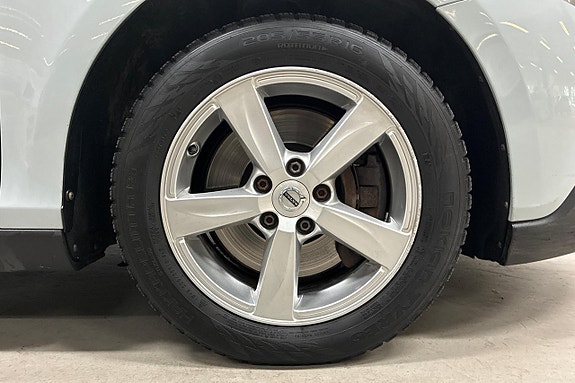 Volvo V40 Cross Country 10 of 24