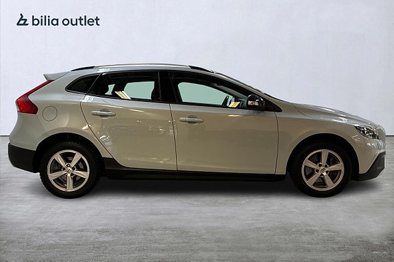 Volvo V40 Cross Country 4 of 24