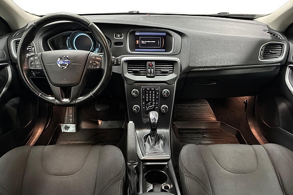 Volvo V40 Cross Country 11 of 24