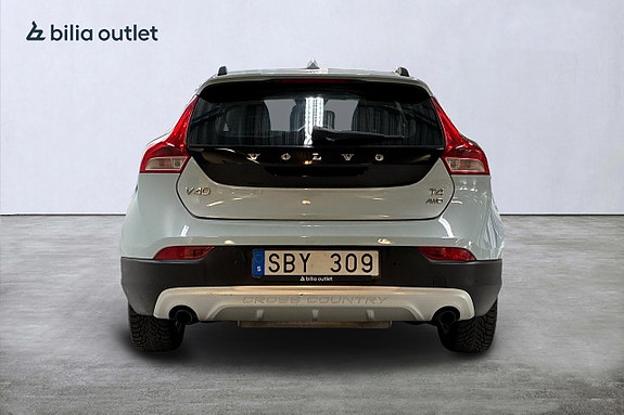 Volvo V40 Cross Country 6 of 24