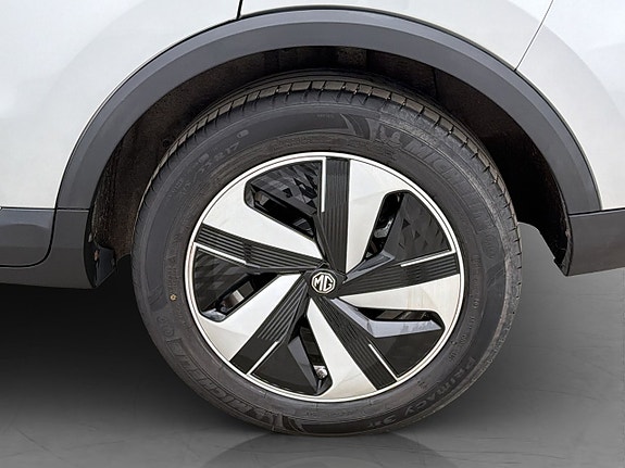 MG ZS 30 of 30