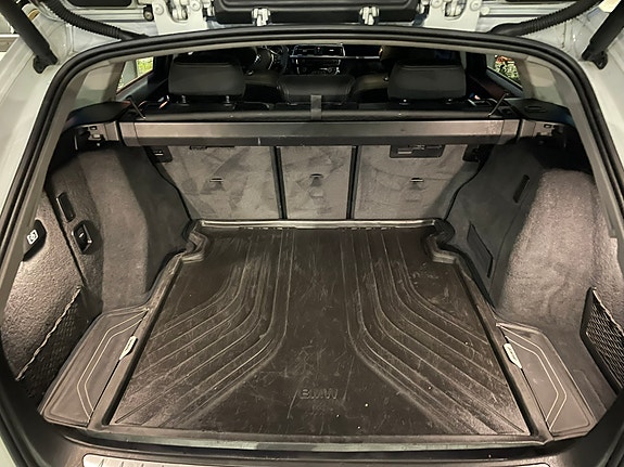 BMW 318d 14 of 14