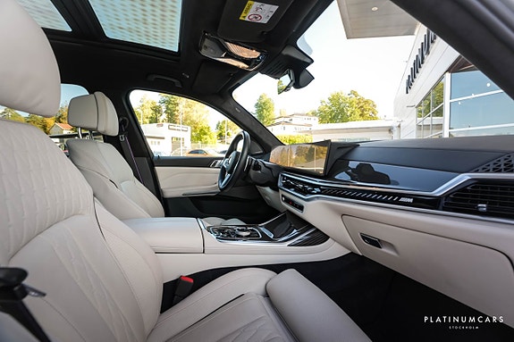 BMW X7 6 of 26