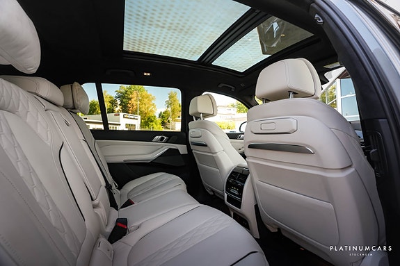 BMW X7 7 of 26