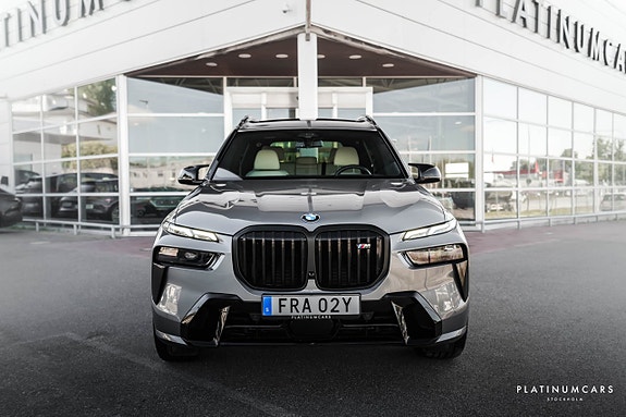 BMW X7 3 of 26