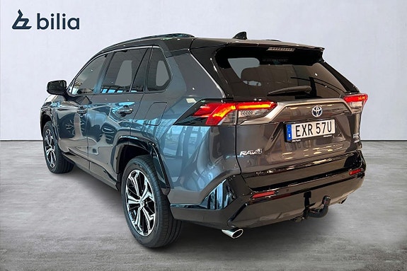 Toyota RAV4 2 of 22