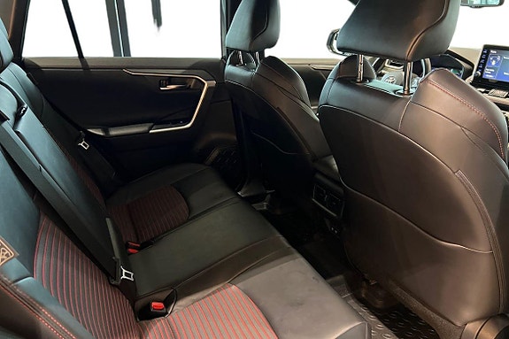 Toyota RAV4 9 of 22