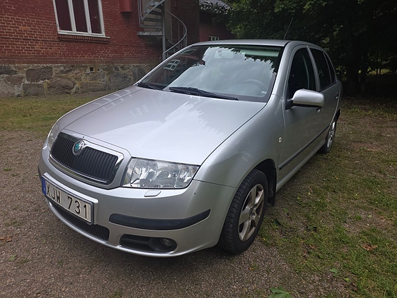 Skoda Fabia 2 of 14