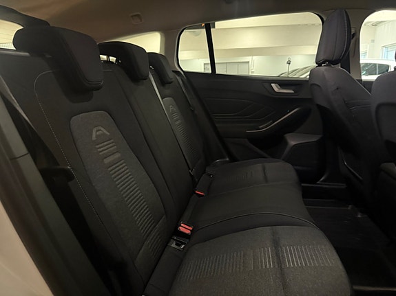 Ford Focus 22 of 28