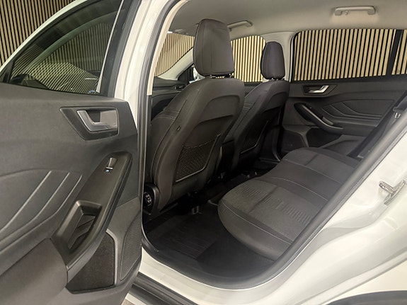 Ford Focus 12 of 28