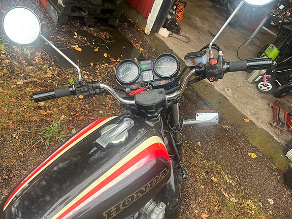 Honda CB750F 6 of 7