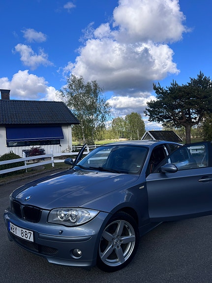 BMW 120i 5 of 8